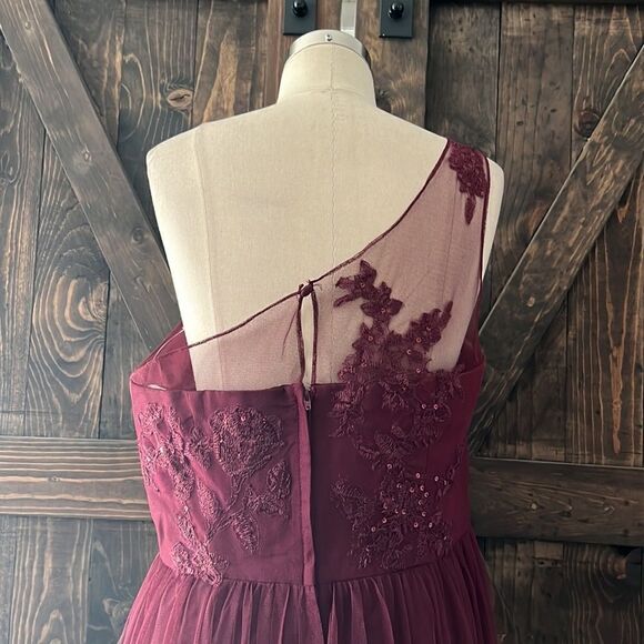 Davids Bridal Bridesmaid dress - One shoulder soft net wine Sz- 12 - Picture 5 of 10
